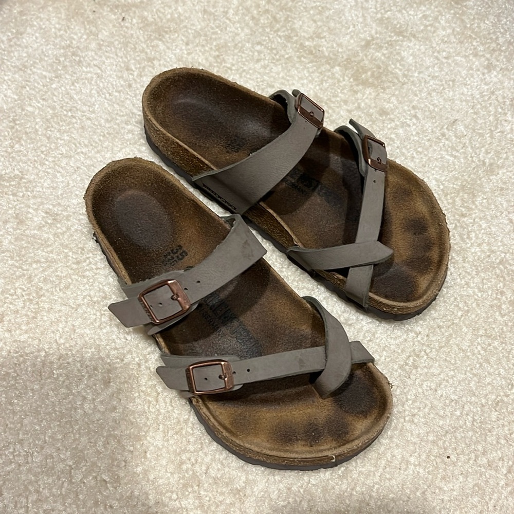 Women’s Birkenstocks size 35, good used condition